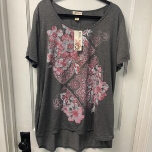 Madison & Berkeley Gray Short Sleeve Top With Pink Flowers - Womens 3X